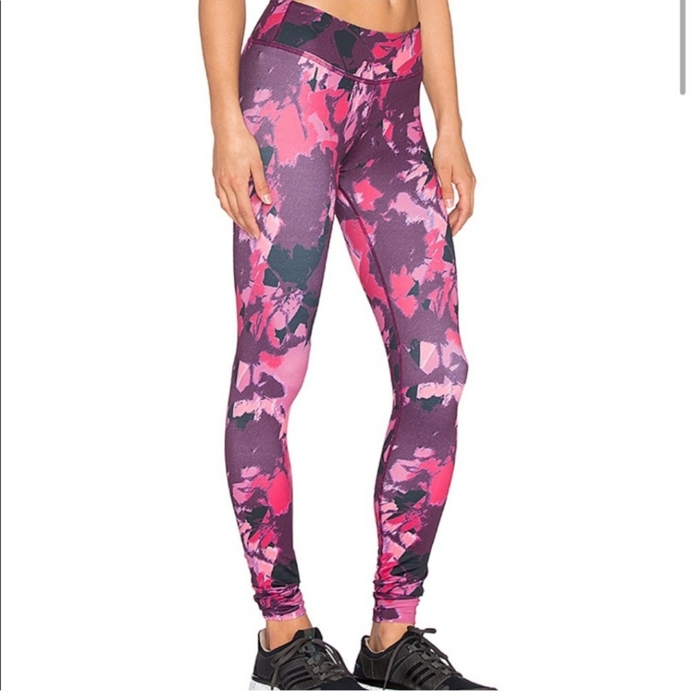Beyond Yoga Dazed Floral Leggings in size XS - Picture 2 of 8